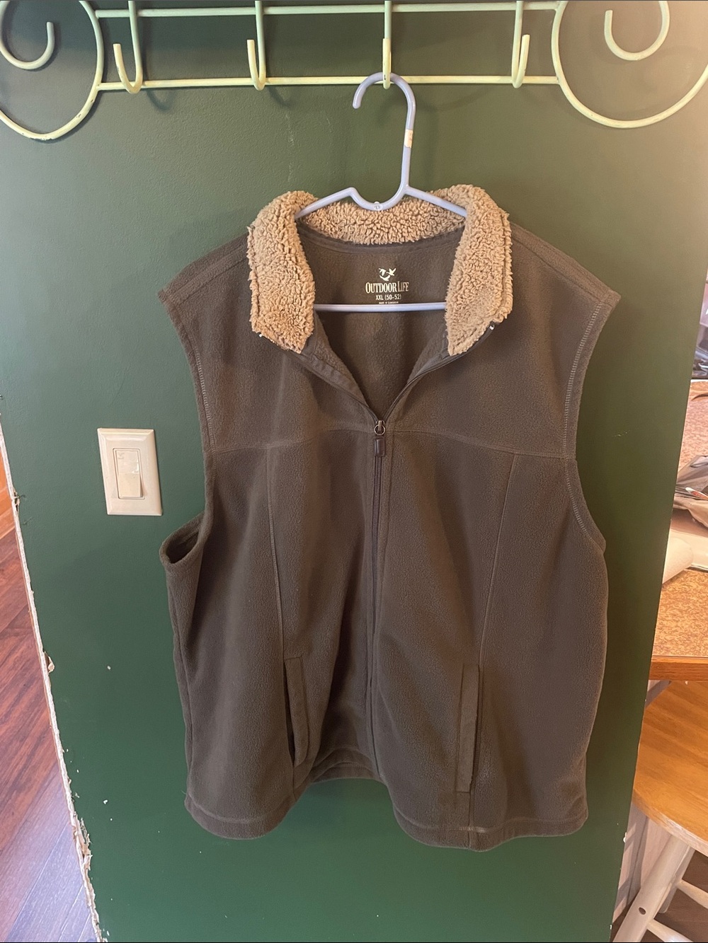 Outdoor Life Women's Dark Green Fleece Vest with Cream Sherpa Collar Size XXL